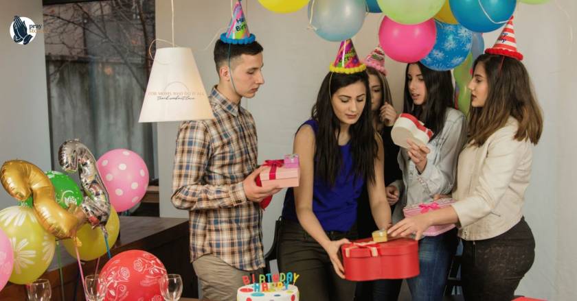 How to Write a Personal Birthday Prayer for a Male Friend